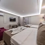 Hotel Pera Luna Premium