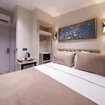 Hotel Pera Luna Premium