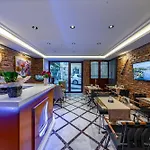 Pera Luna Premium Hotel *