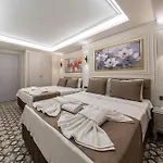 Pera Luna Premium Hotel *