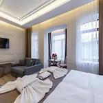 Pera Luna Premium Hotel *