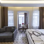 Hotel Pera Luna Premium