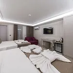 Pera Luna Premium Hotel *