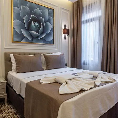 Hotell Pera Luna Premium *
