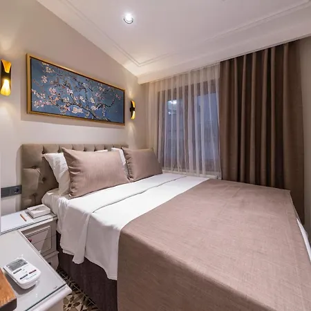 Hotell Pera Luna Premium *