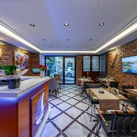 Pera Luna Premium Otel *