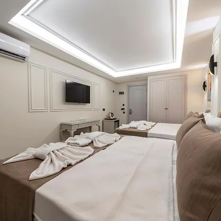 Pera Luna Premium Otel *