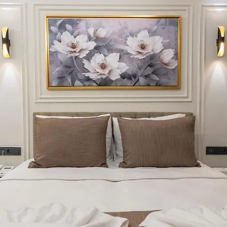 Hotel Pera Luna Premium