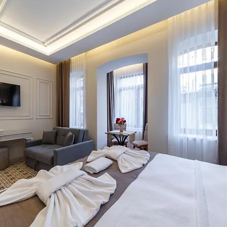 Pera Luna Premium Hotell *