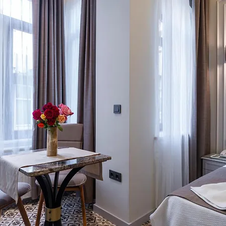 Pera Luna Premium Hotell