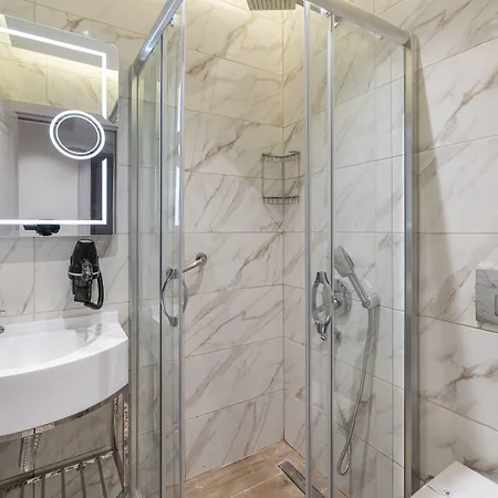 Hotell Pera Luna Premium *