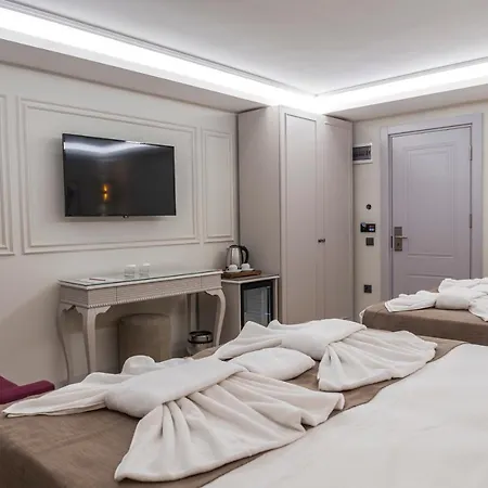 Ξενοδοχείο Pera Luna Premium *
