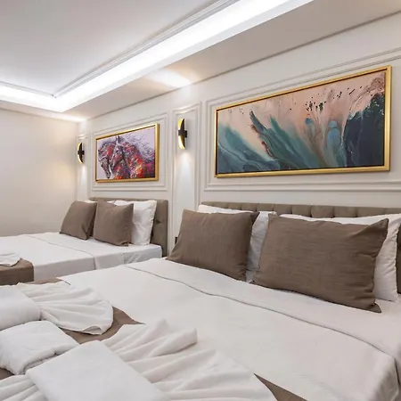 Ξενοδοχείο Pera Luna Premium *
