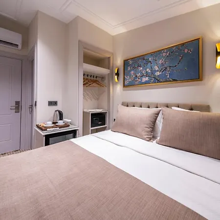 Hotel Pera Luna Premium