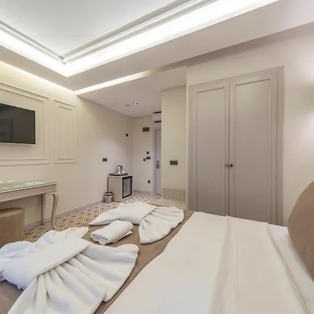 Ξενοδοχείο Pera Luna Premium *