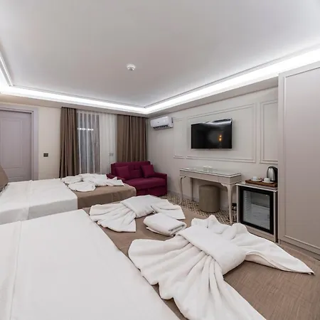 Pera Luna Premium Otel *