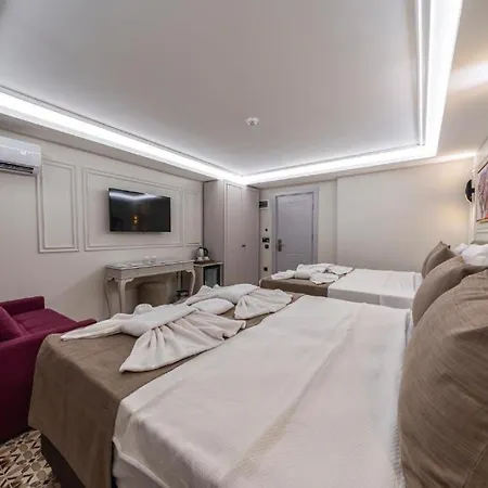 Pera Luna Premium Otel *