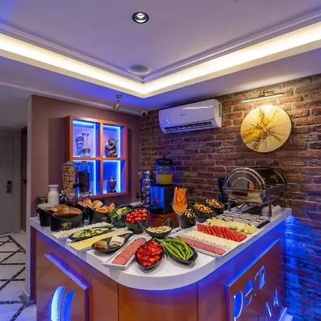 Pera Luna Premium Otel *